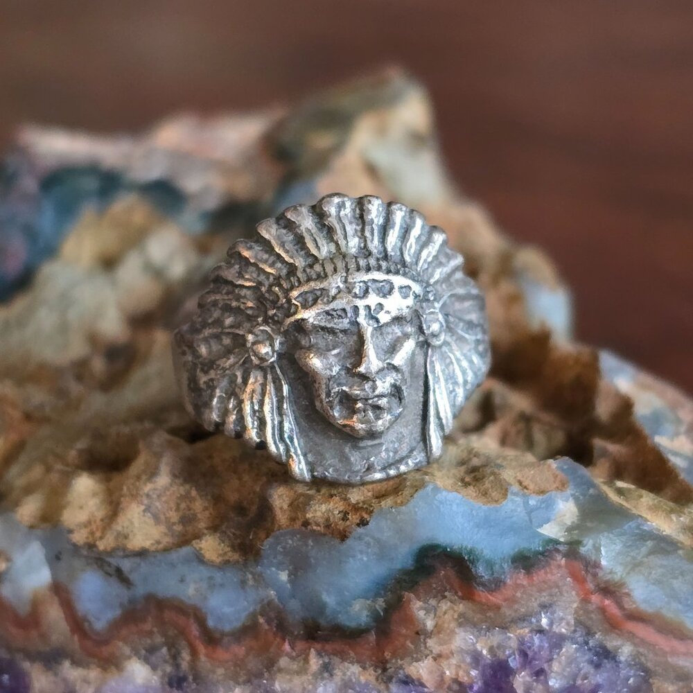 Vintage Sterling Silver Cast Native American Chief Ring Size 9 Head Dress - Picture 1 of 7
